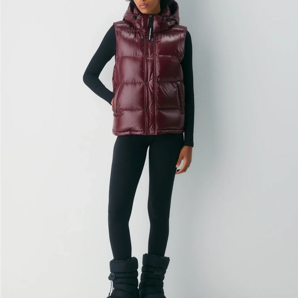 Aritzia Superpuff Vest - Hi Gloss burgundy